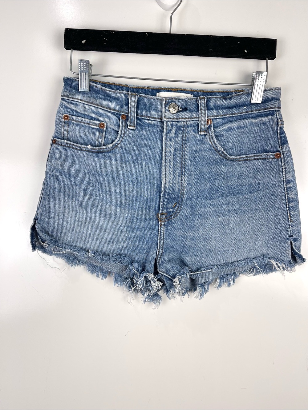 Abercrombie & Fitch The Mom Shorts High Rise Frayed Hem Women’s 26 Blue Denim
